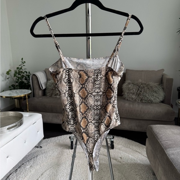 Animal Print Snake Black white brown bodysuit size small - Picture 6 of 10